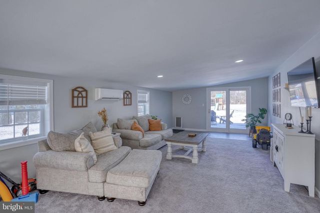 2613 OLD COUNTY RD, Newark, DE 19702