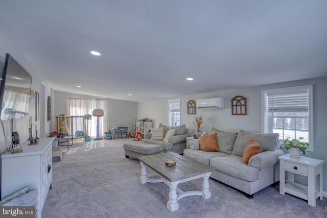 2613 OLD COUNTY RD, Newark, DE 19702