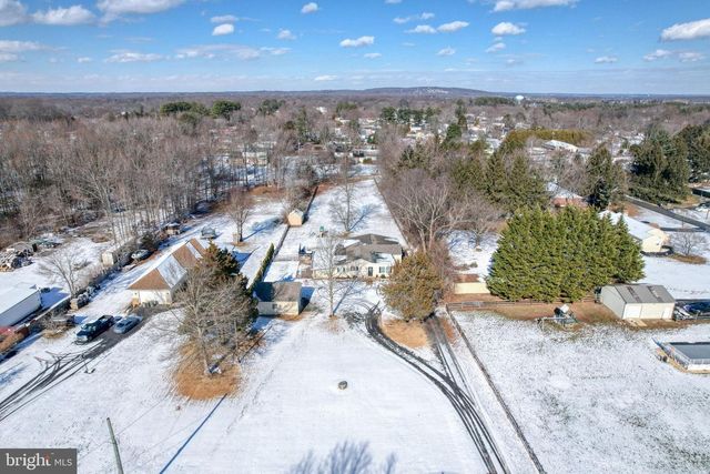 2613 OLD COUNTY RD, Newark, DE 19702