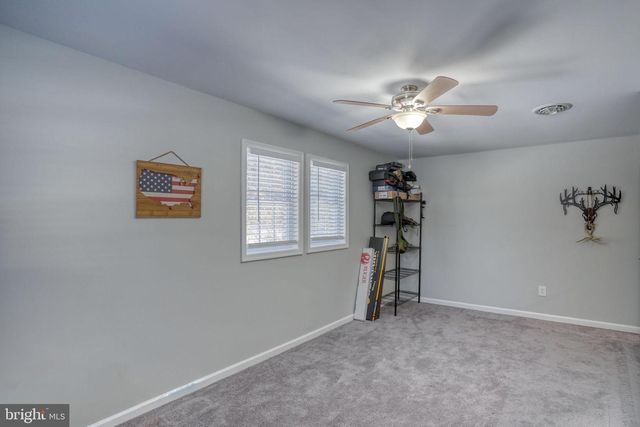 2613 OLD COUNTY RD, Newark, DE 19702