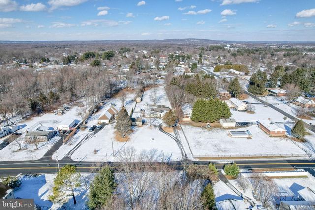 2613 OLD COUNTY RD, Newark, DE 19702