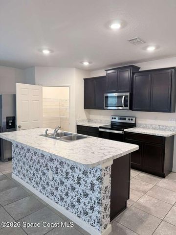 609 Concha Street NW, Palm Bay, FL 32907