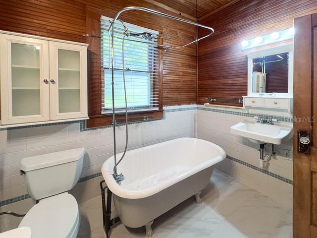 115 NW 7TH TERRACE, Gainesville, FL 32601