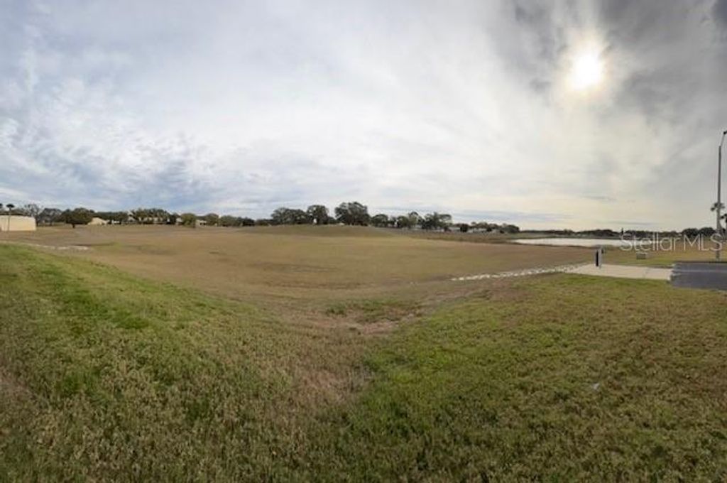 Image 12 of property listing at 11140 CARRIAGE HILL DRIVE 4, Port Richey, FL 34668