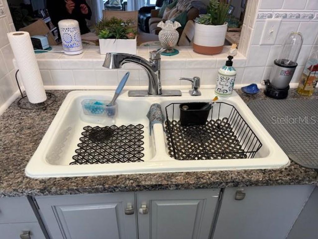 Image 19 of property listing at 11140 CARRIAGE HILL DRIVE 4, Port Richey, FL 34668