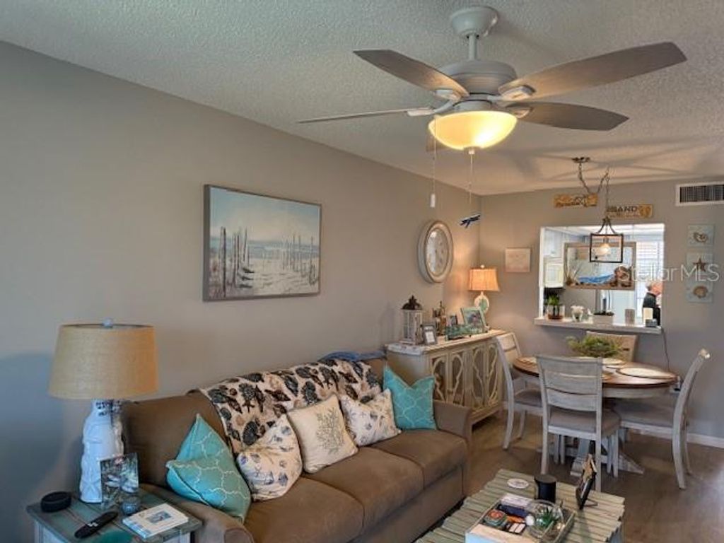 Image 26 of property listing at 11140 CARRIAGE HILL DRIVE 4, Port Richey, FL 34668