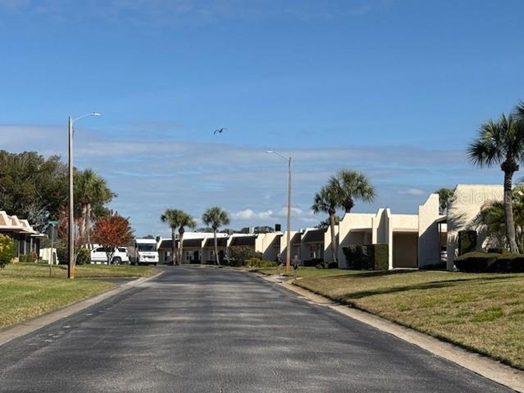 Image 52 of property listing at 11140 CARRIAGE HILL DRIVE 4, Port Richey, FL 34668