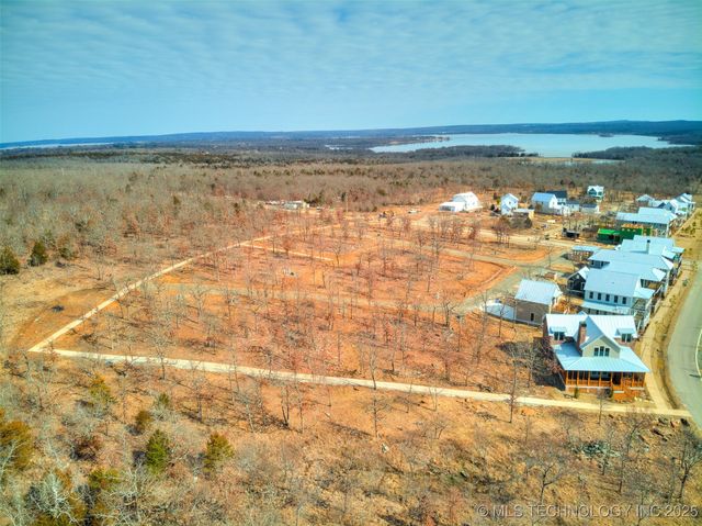 100 Brookside Drive, Carlton Landing, OK 74432