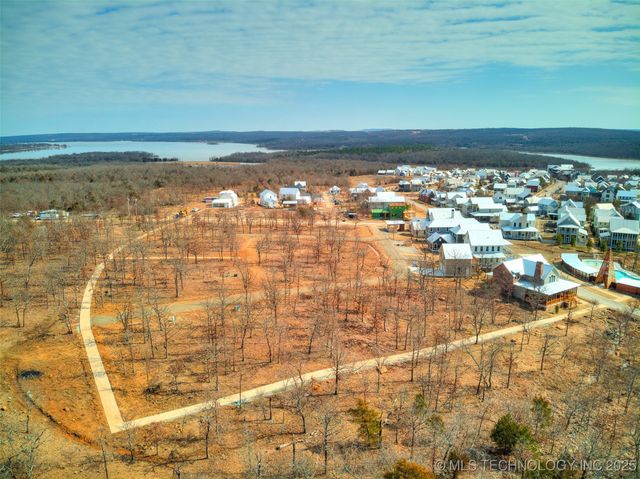 100 Brookside Drive, Carlton Landing, OK 74432