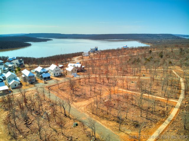 100 Brookside Drive, Carlton Landing, OK 74432