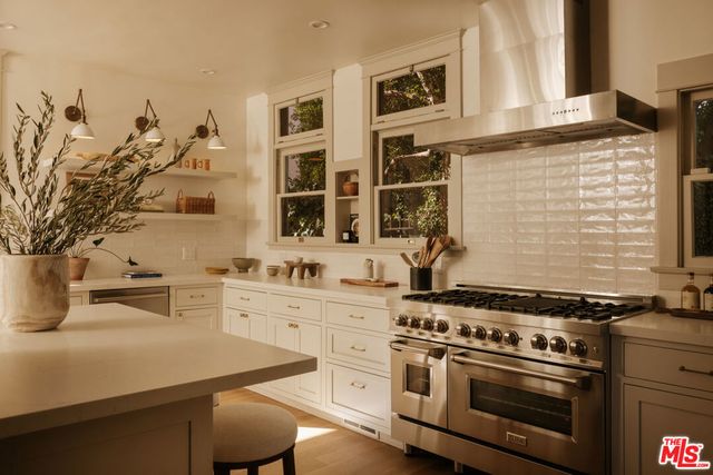 2126 E Live Oak Drive, Los Angeles, CA 90068