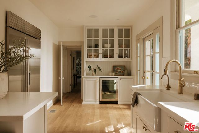 2126 E Live Oak Drive, Los Angeles, CA 90068