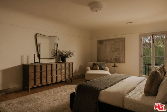 2126 E Live Oak Drive, Los Angeles, CA 90068