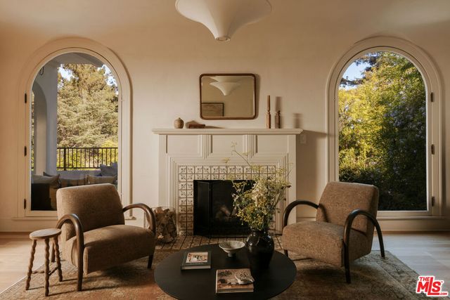 2126 E Live Oak Drive, Los Angeles, CA 90068