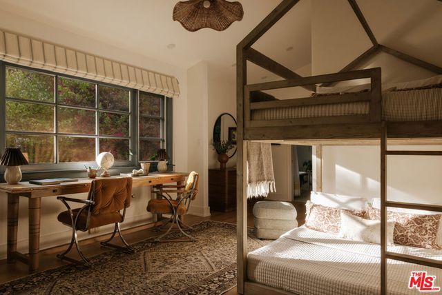2126 E Live Oak Drive, Los Angeles, CA 90068