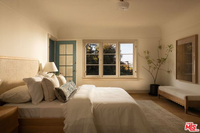 2126 E Live Oak Drive, Los Angeles, CA 90068