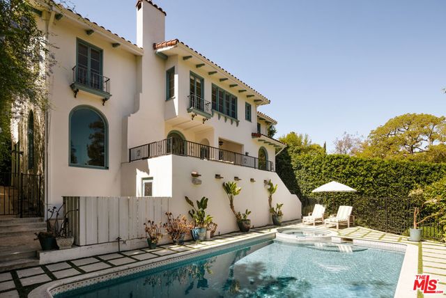 2126 E Live Oak Drive, Los Angeles, CA 90068