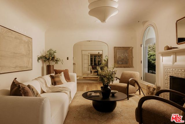 2126 E Live Oak Drive, Los Angeles, CA 90068