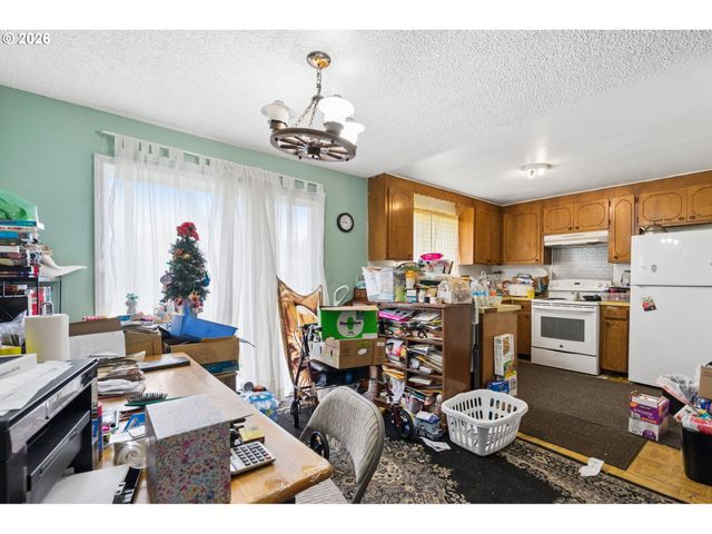 20390 Sw PIKE St, Beaverton, OR 97078