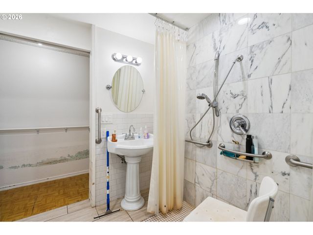 20390 Sw PIKE St, Beaverton, OR 97078