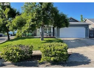 6004 QUARTZ Ave, Springfield, OR 97478
