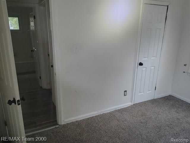 19749 Glastonbury Road, Detroit, MI 48219