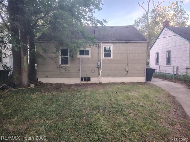 19749 Glastonbury Road, Detroit, MI 48219