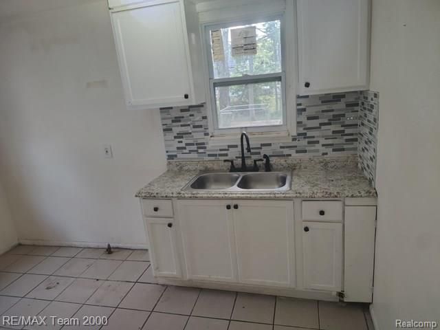 19749 Glastonbury Road, Detroit, MI 48219