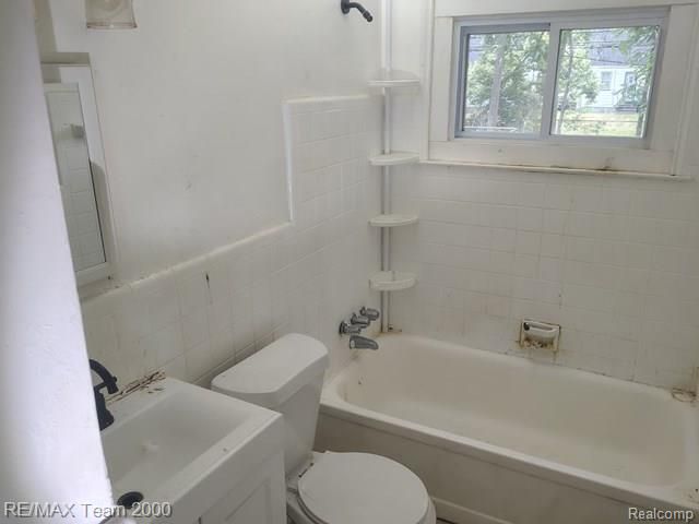 19749 Glastonbury Road, Detroit, MI 48219