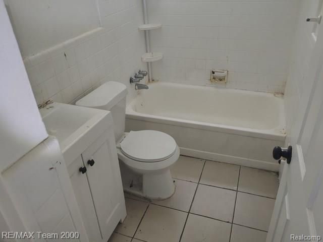 19749 Glastonbury Road, Detroit, MI 48219