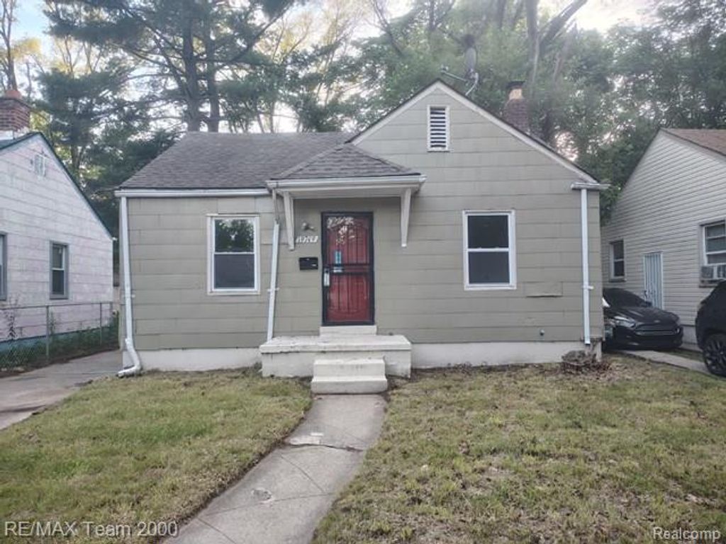 19749 Glastonbury Road, Detroit, MI 48219