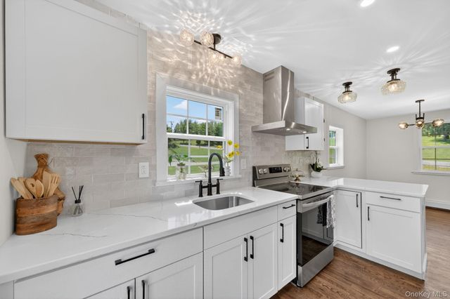 512 Riley Road, New Windsor, NY 12553