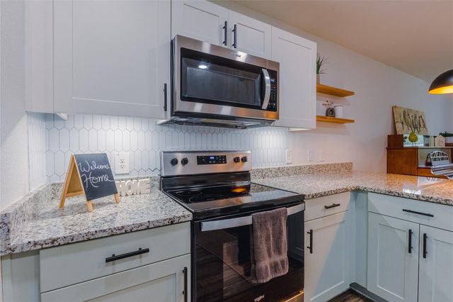 940 Cedar Point Drive, Livingston, TX 77351