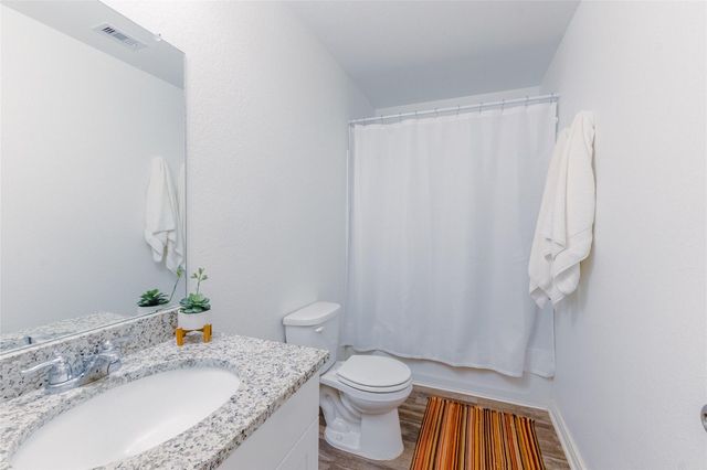 940 Cedar Point Drive, Livingston, TX 77351