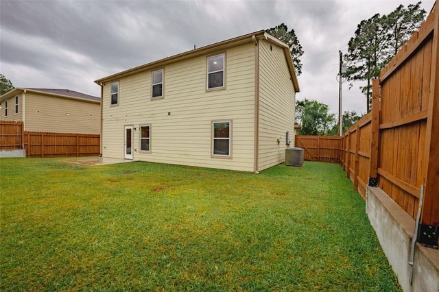 940 Cedar Point Drive, Livingston, TX 77351