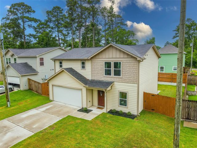 940 Cedar Point Drive, Livingston, TX 77351