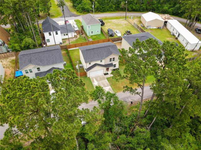 940 Cedar Point Drive, Livingston, TX 77351