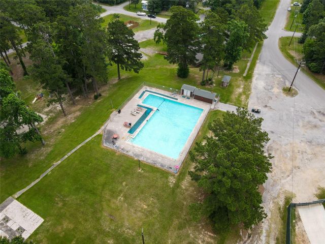 940 Cedar Point Drive, Livingston, TX 77351