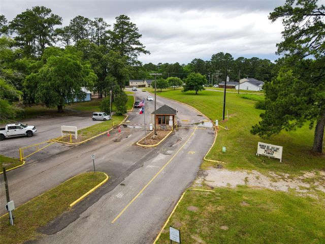 940 Cedar Point Drive, Livingston, TX 77351