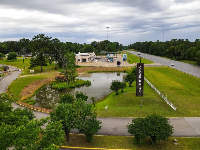 940 Cedar Point Drive, Livingston, TX 77351