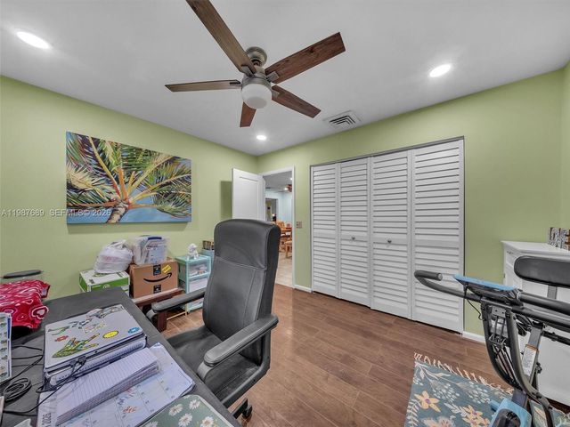 9621 NW 8th St, Pembroke Pines, FL 33024