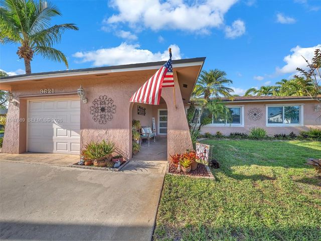 9621 NW 8th St, Pembroke Pines, FL 33024
