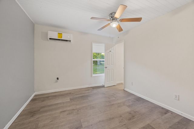 198 E 1St Avenue, Crestview, FL 32536