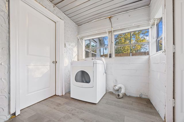 198 E 1St Avenue, Crestview, FL 32536