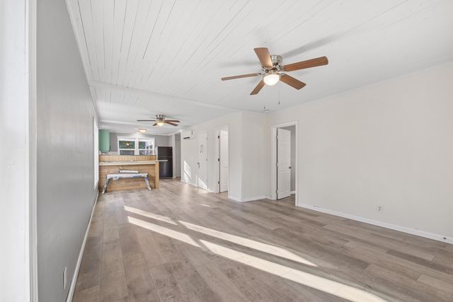 198 E 1St Avenue, Crestview, FL 32536