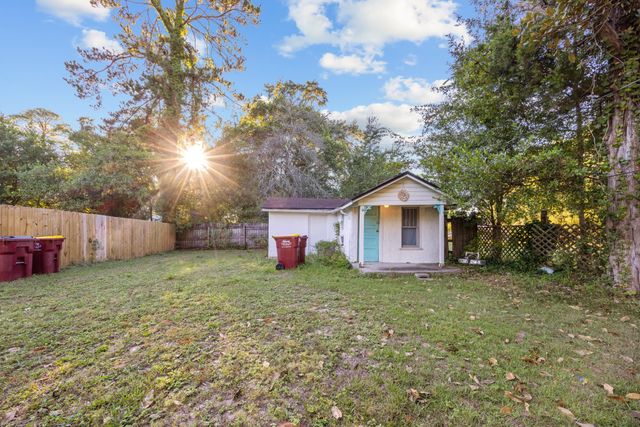 198 E 1St Avenue, Crestview, FL 32536