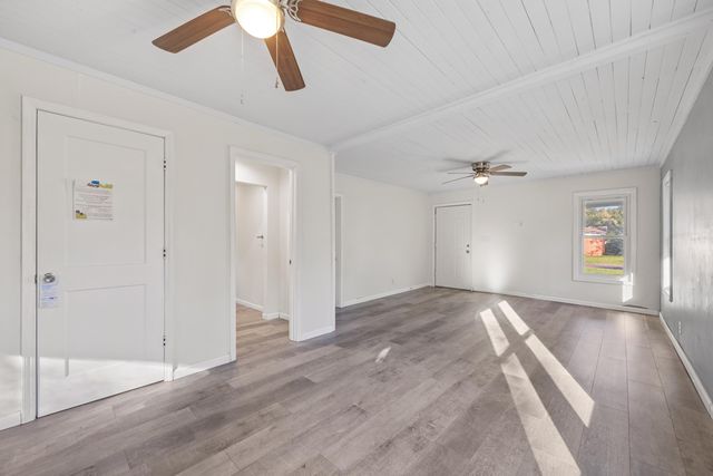 198 E 1St Avenue, Crestview, FL 32536