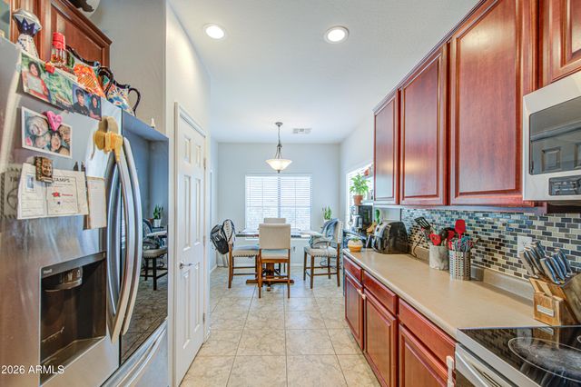 1237 W GREEN TREE Drive, San Tan Valley, AZ 85143