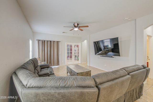 1237 W GREEN TREE Drive, San Tan Valley, AZ 85143
