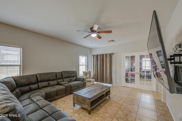 1237 W GREEN TREE Drive, San Tan Valley, AZ 85143